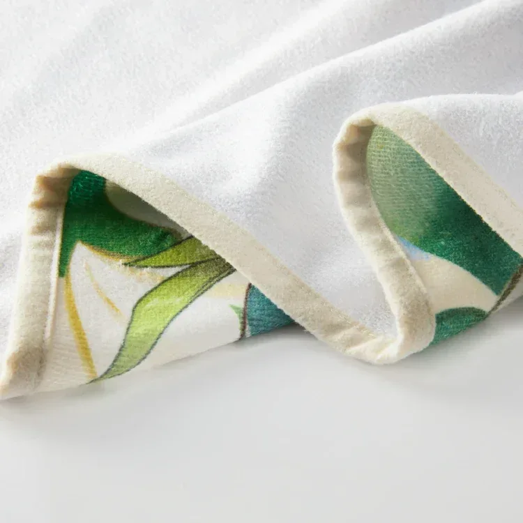 Genshin Impact x Wanda Film "Magic Screen Journey: A Date with Light and Shadow" Bath Towel - Image 2